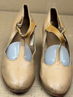 Women's Bloch Beige Leather T-Strap Character Dance Shoes Size 7 Damage